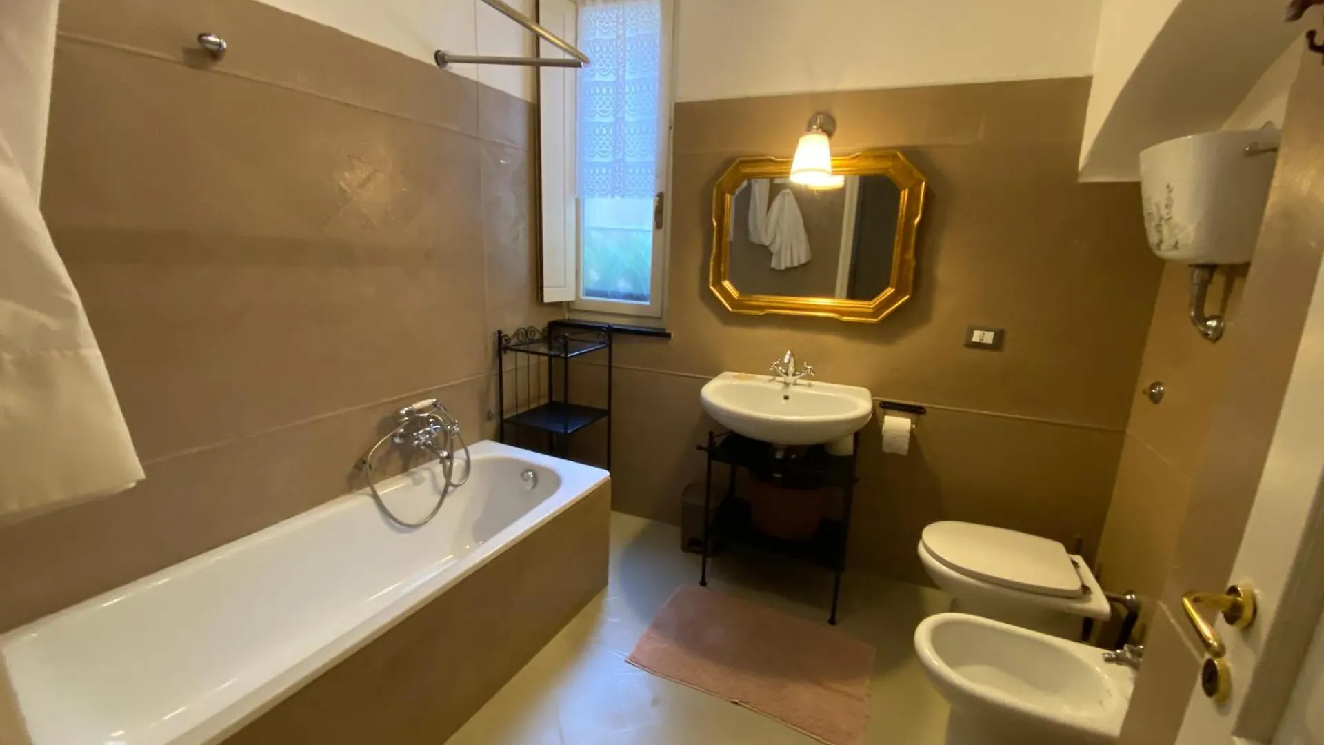 Tower House Suite Acquario Genova 0*, Γένοβα Ιταλία